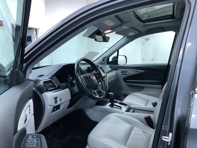 Thumbnail: 2020 Honda Pilot - 2