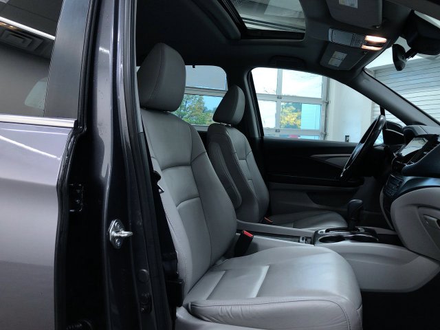 Thumbnail: 2020 Honda Pilot - 10
