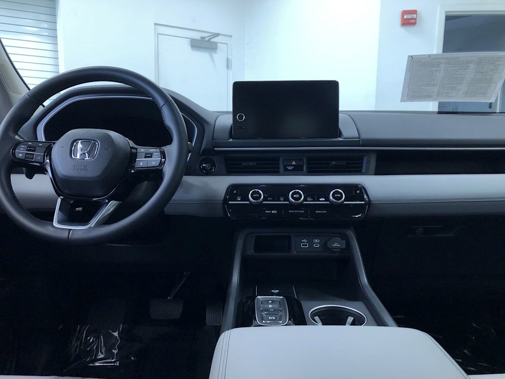 2025 Honda Pilot EX-L 8