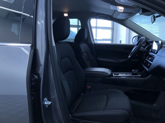 Thumbnail: 2025 Nissan Pathfinder - 10