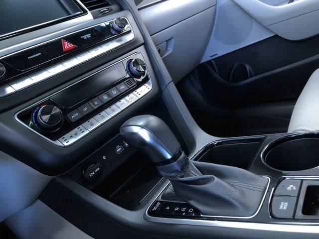 Thumbnail: 2019 Hyundai Sonata - 16