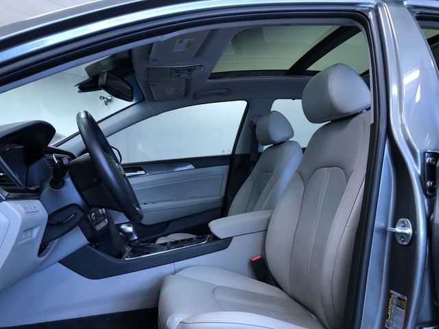 Thumbnail: 2019 Hyundai Sonata - 10