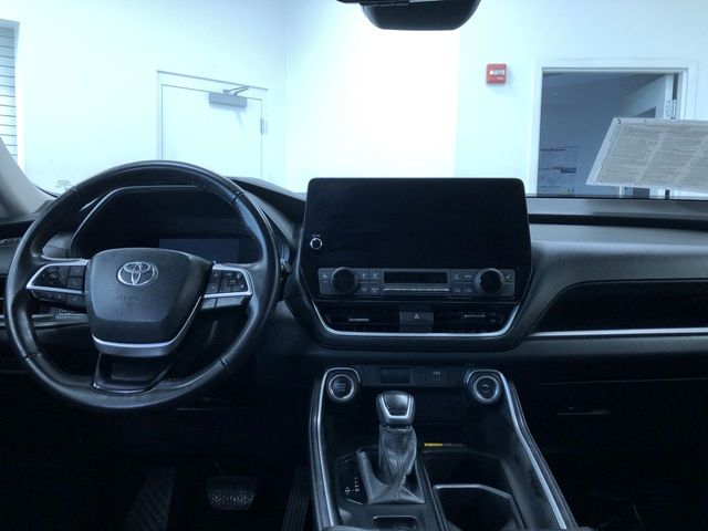 Thumbnail: 2025 Toyota Grand Highlander - 9