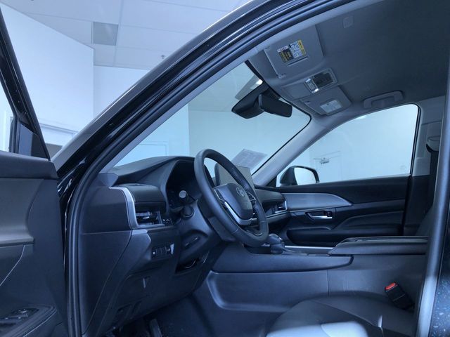 Thumbnail: 2025 Toyota Grand Highlander - 24