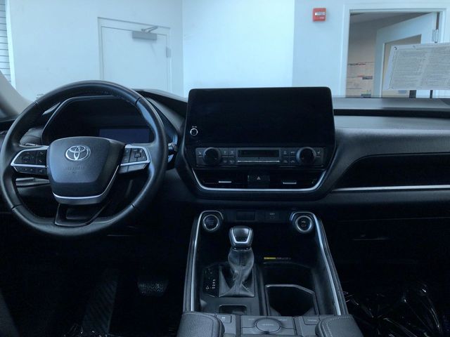 Thumbnail: 2025 Toyota Grand Highlander - 9