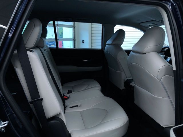 Thumbnail: 2024 Toyota Grand Highlander - 30