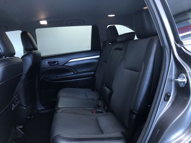 Thumbnail: 2017 Toyota Highlander - 19