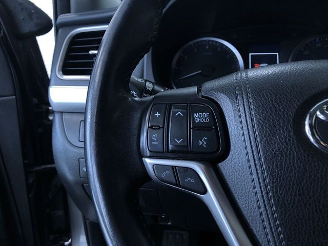 Thumbnail: 2017 Toyota Highlander - 22