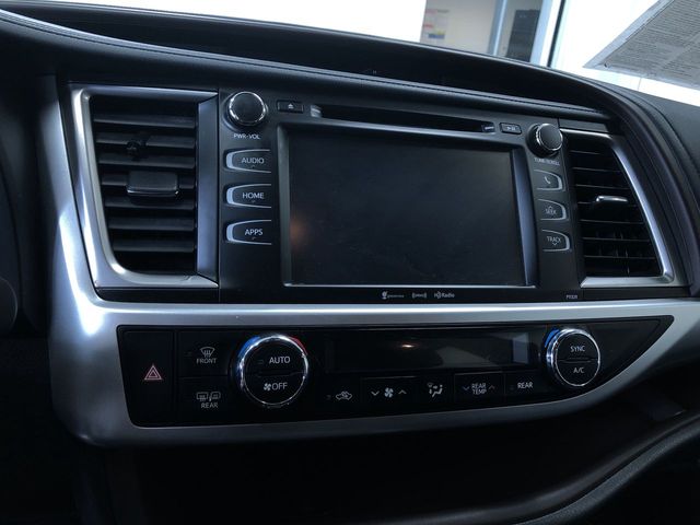 Thumbnail: 2017 Toyota Highlander - 14