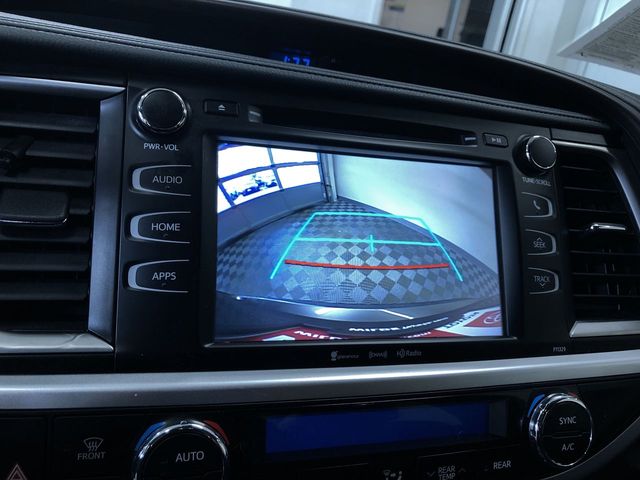 Thumbnail: 2017 Toyota Highlander - 24