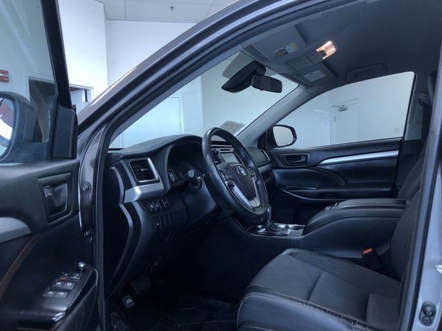 Thumbnail: 2017 Toyota Highlander - 2