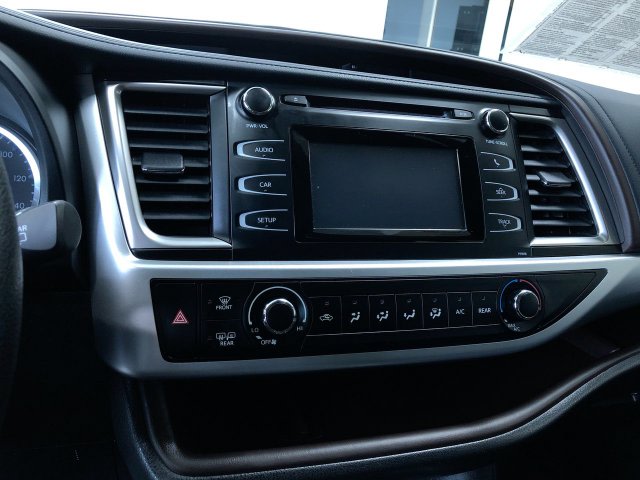 Thumbnail: 2019 Toyota Highlander - 15