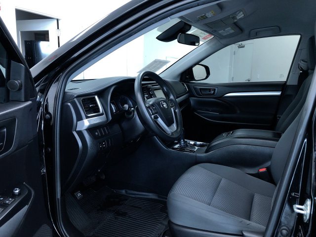 Thumbnail: 2019 Toyota Highlander - 2