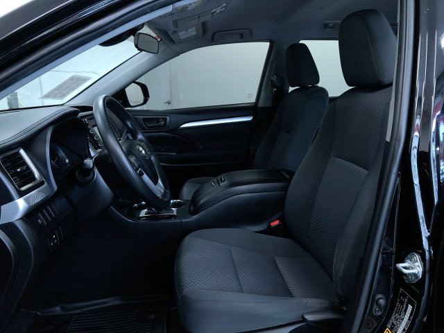 Thumbnail: 2019 Toyota Highlander - 10