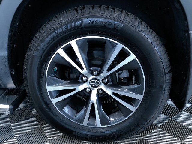 Thumbnail: 2019 Toyota Highlander - 8