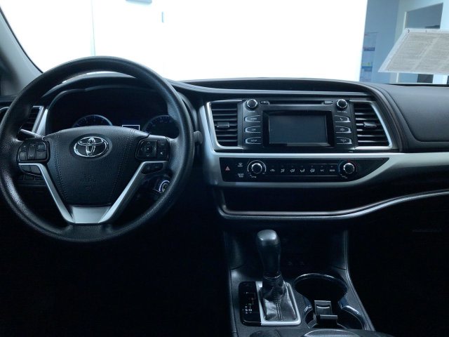 Thumbnail: 2019 Toyota Highlander - 9