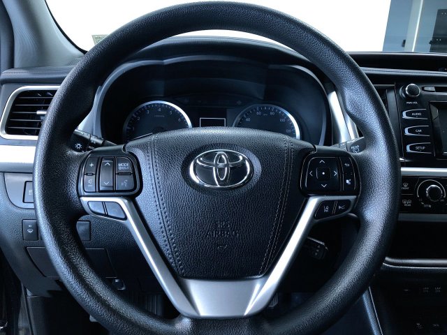 Thumbnail: 2019 Toyota Highlander - 14