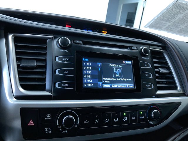 Thumbnail: 2019 Toyota Highlander - 33