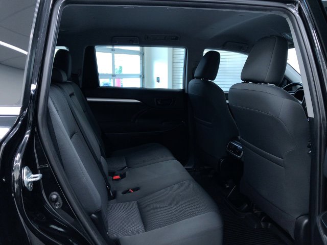 Thumbnail: 2019 Toyota Highlander - 29