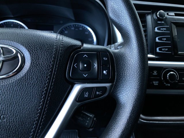 Thumbnail: 2019 Toyota Highlander - 31