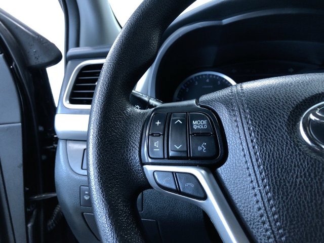 Thumbnail: 2019 Toyota Highlander - 30