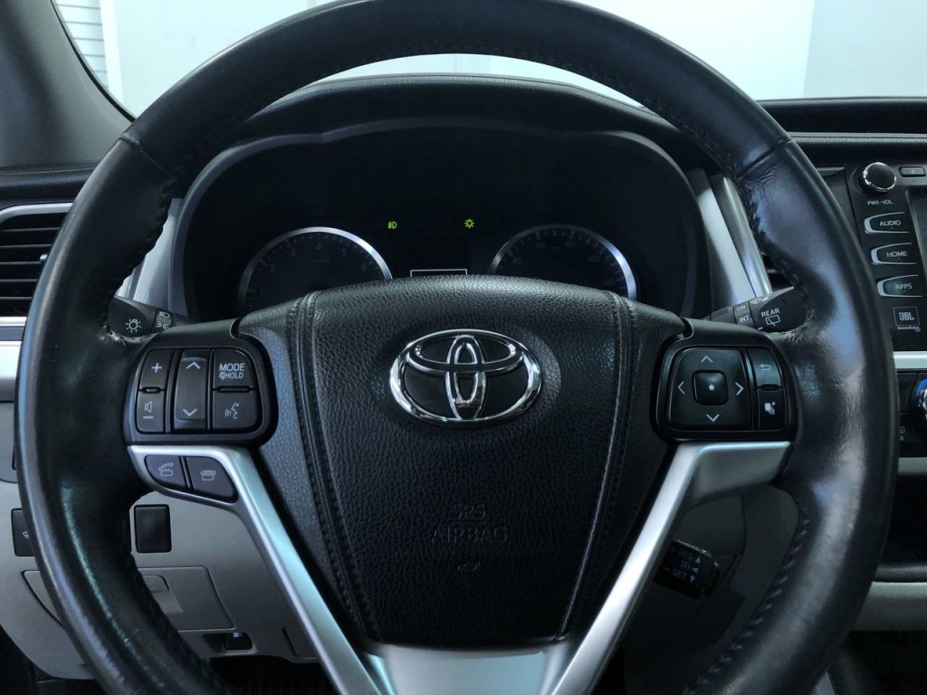 2014 Toyota Highlander Limited 9