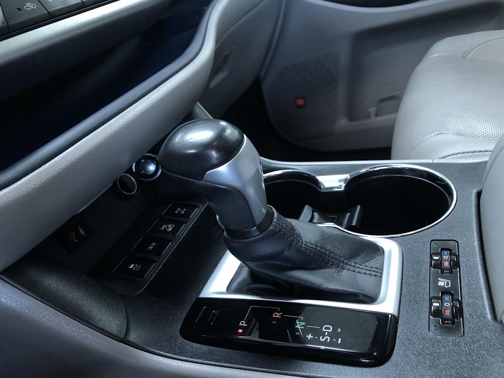 2014 Toyota Highlander Limited 16