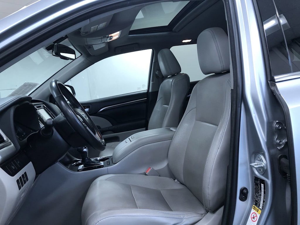 2014 Toyota Highlander Limited 10