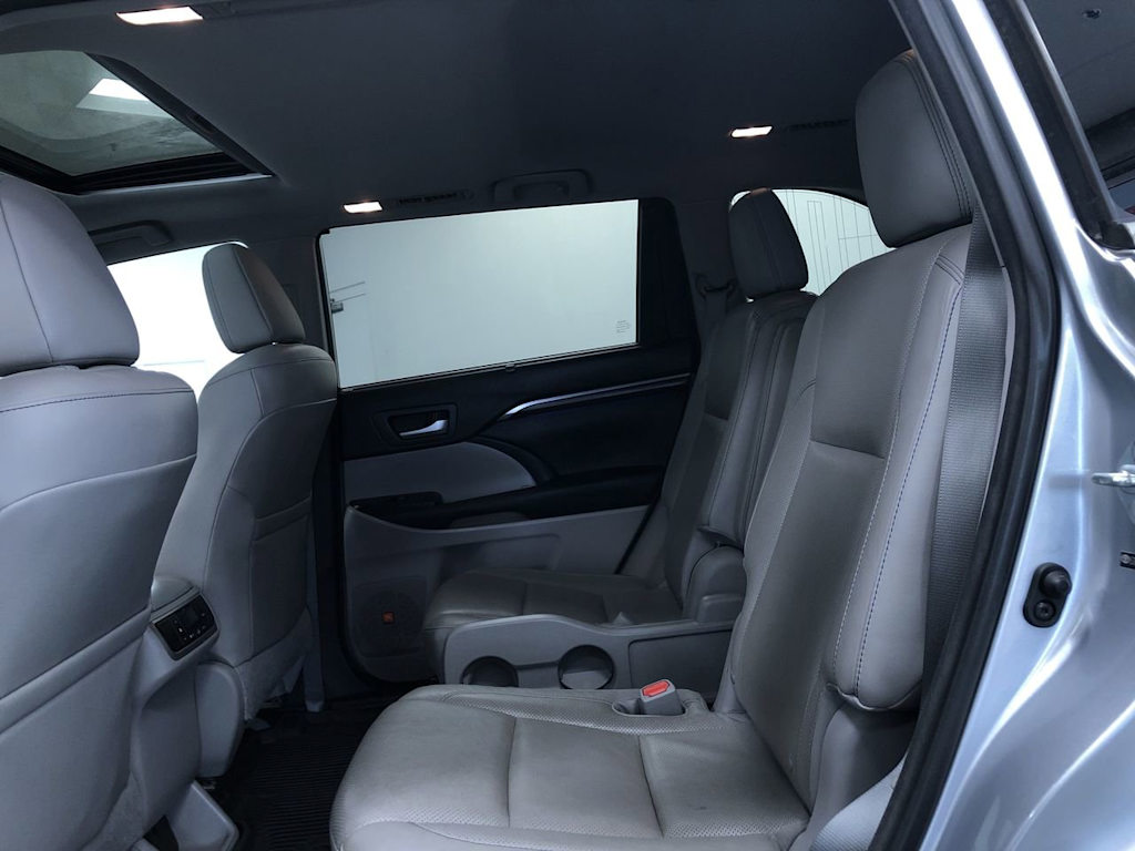 2014 Toyota Highlander Limited 29