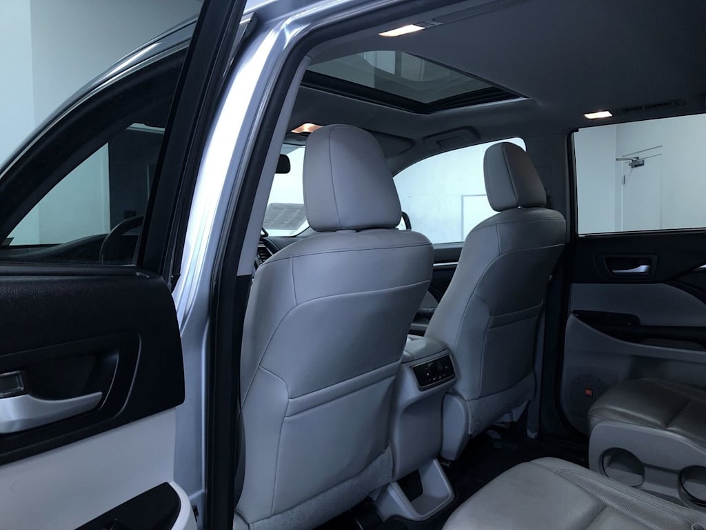 2014 Toyota Highlander Limited 12