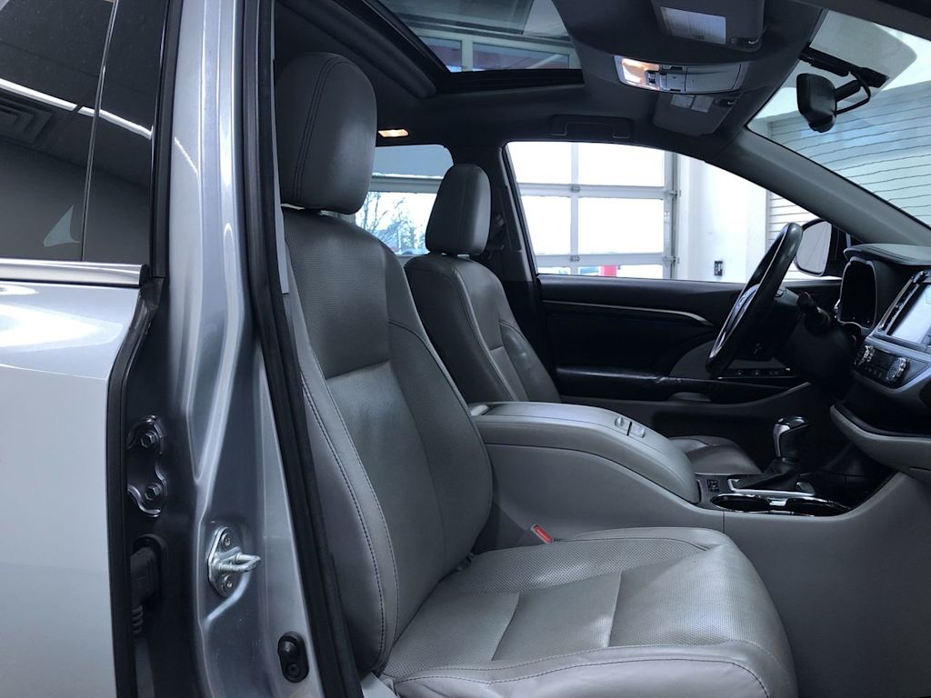 2014 Toyota Highlander Limited 11