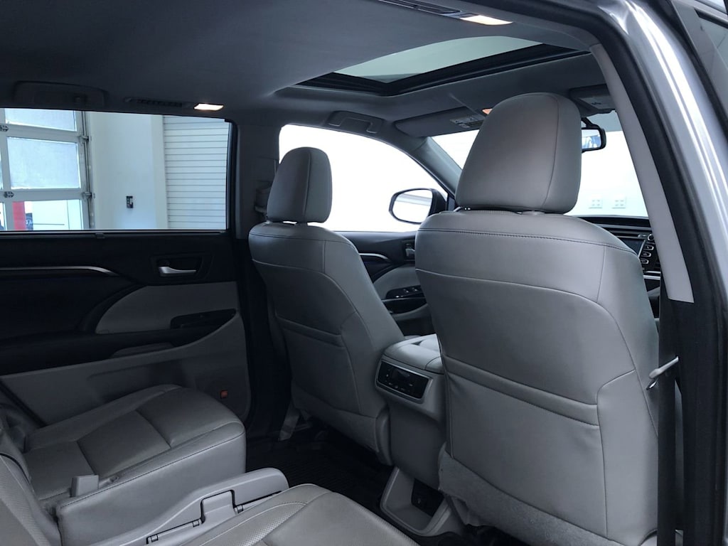 2014 Toyota Highlander Limited 31