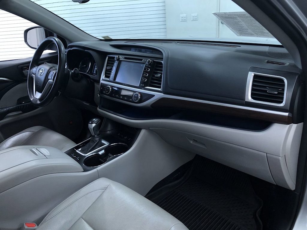 2014 Toyota Highlander Limited 13