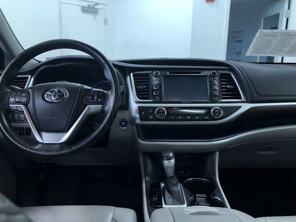 2014 Toyota Highlander Limited 9