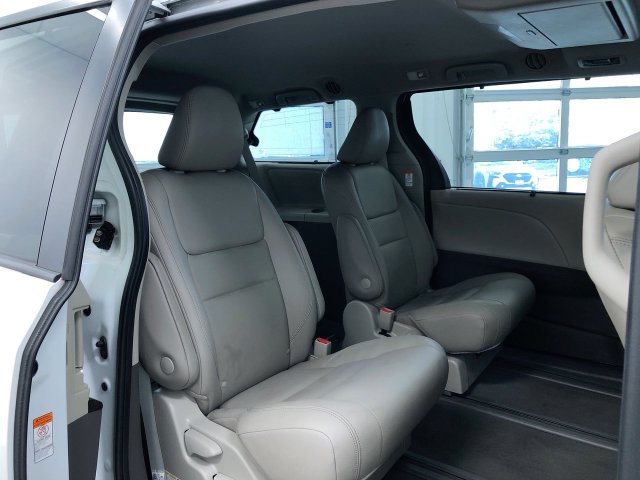 Thumbnail: 2020 Toyota Sienna - 26