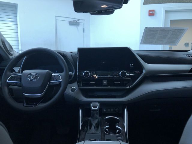 Thumbnail: 2026 Toyota Highlander - 2