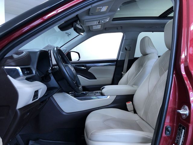 Thumbnail: 2022 Toyota Highlander - 11