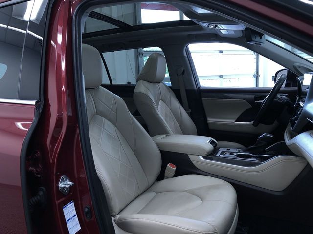 Thumbnail: 2022 Toyota Highlander - 29