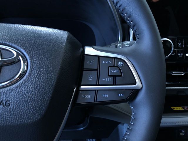 Thumbnail: 2026 Toyota Highlander - 32