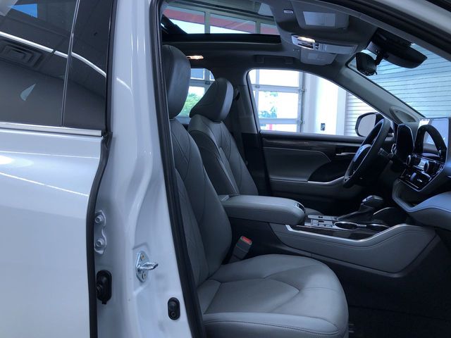 Thumbnail: 2026 Toyota Highlander - 11
