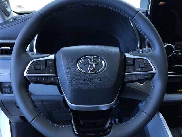 Thumbnail: 2026 Toyota Highlander - 13