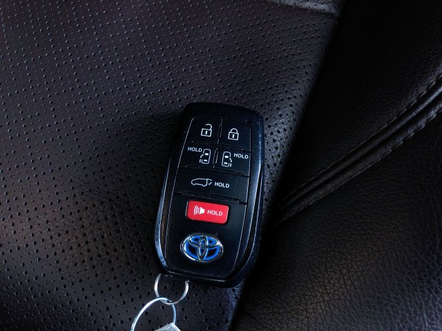 Thumbnail: 2024 Toyota Sienna - 19