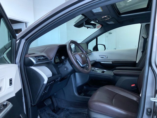 Thumbnail: 2024 Toyota Sienna - 2