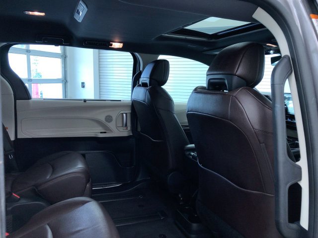 Thumbnail: 2024 Toyota Sienna - 30