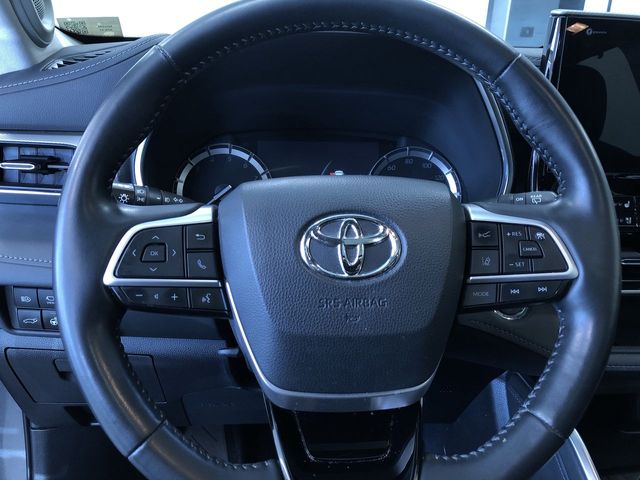 Thumbnail: 2022 Toyota Highlander - 13