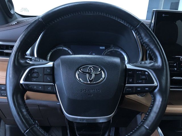 Thumbnail: 2022 Toyota Highlander - 14