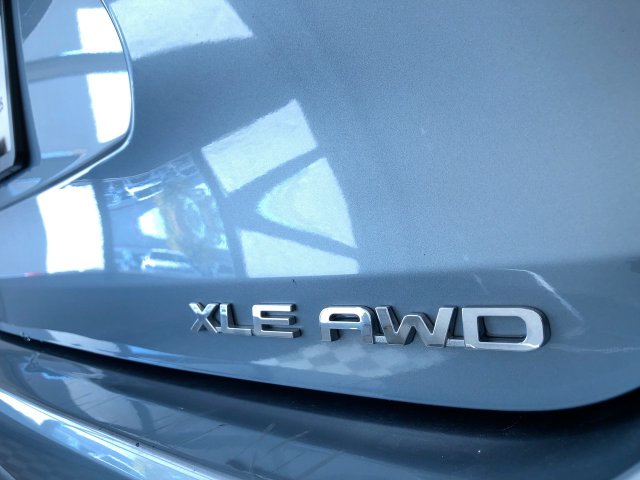 Thumbnail: 2022 Toyota Highlander - 7