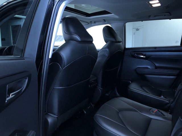 Thumbnail: 2021 Toyota Highlander - 11