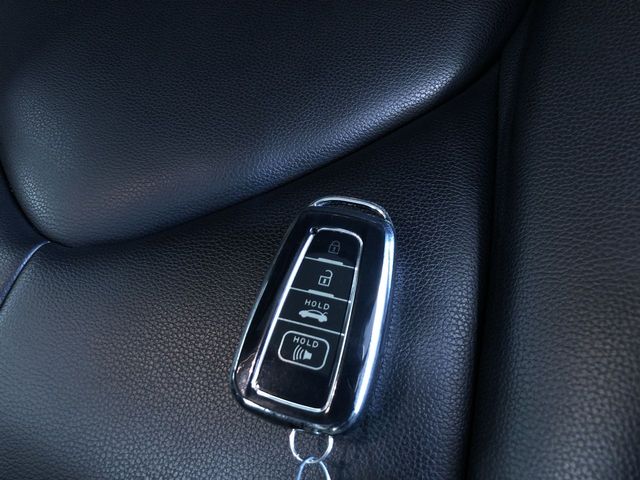 Thumbnail: 2021 Toyota Highlander - 32