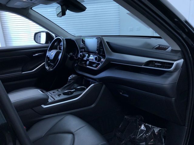 Thumbnail: 2021 Toyota Highlander - 8